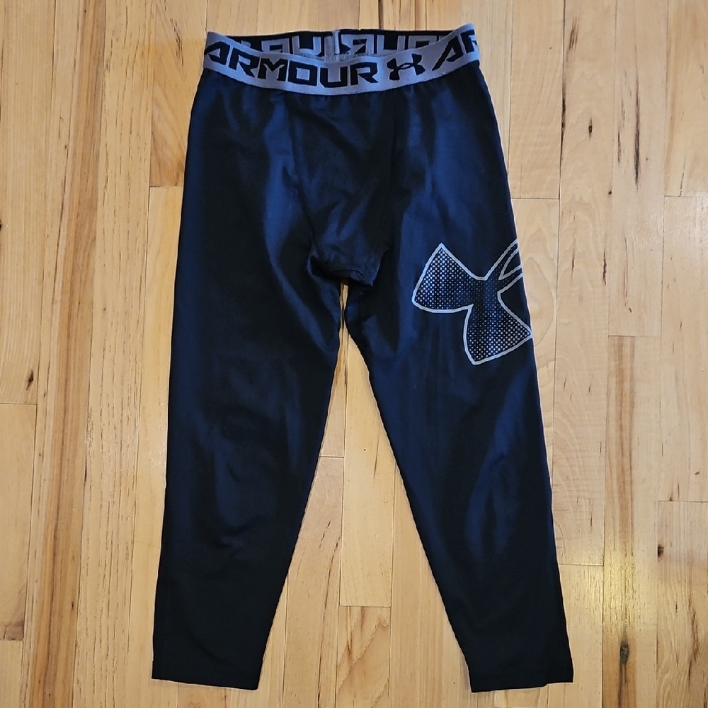 Under Armour Kids L Black Heat Gear Capri Leggings with Logo